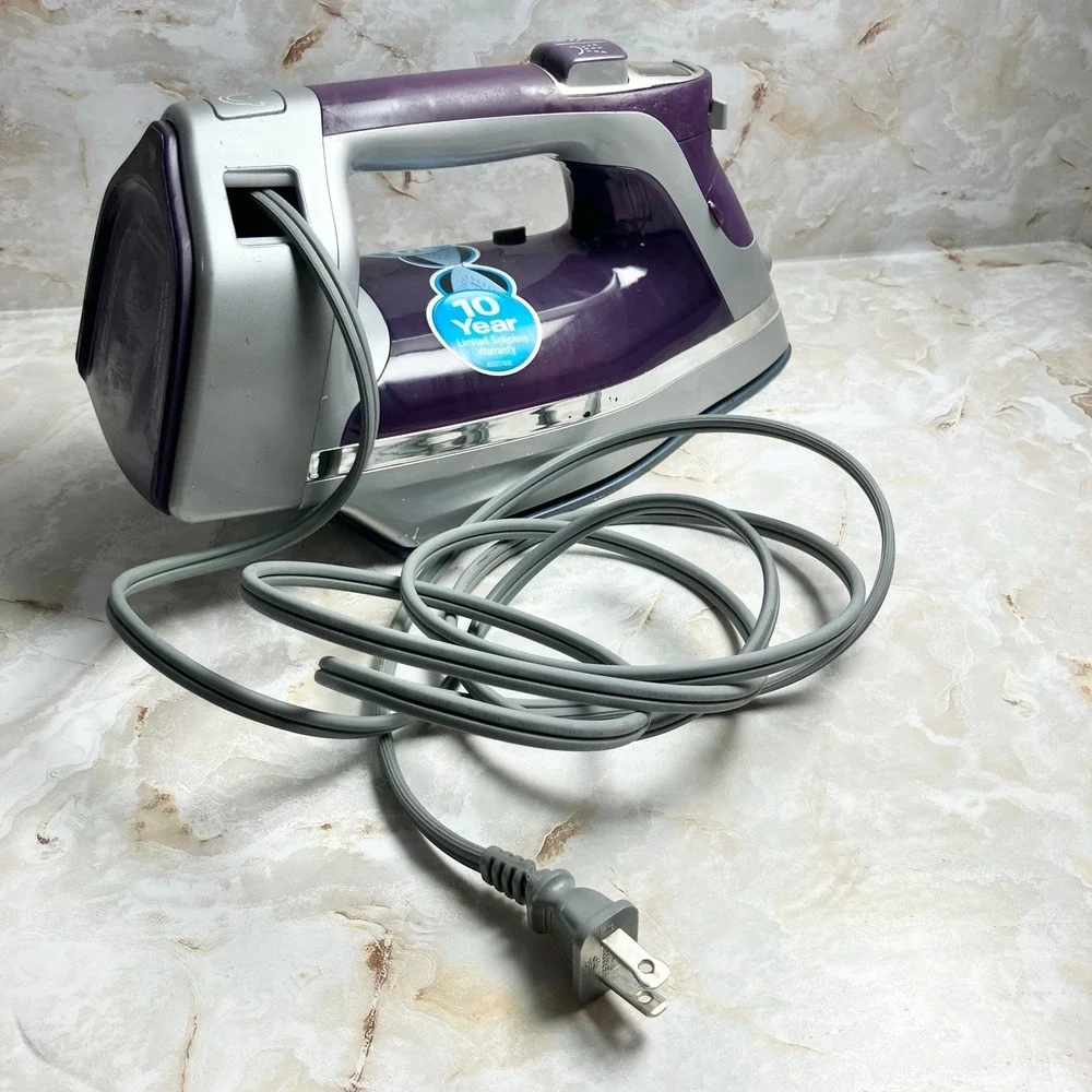 Hamilton Beach 19902R Durathon Digital Iron w/ Retractable Cord 1700W